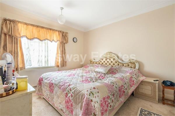 Fairmead Crescent, Edgware